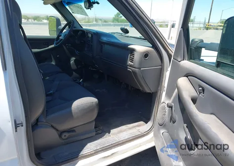 2003 Chevrolet Silverado C2500 из США, поврежденный, VIN 1GBGC24U33Z145665